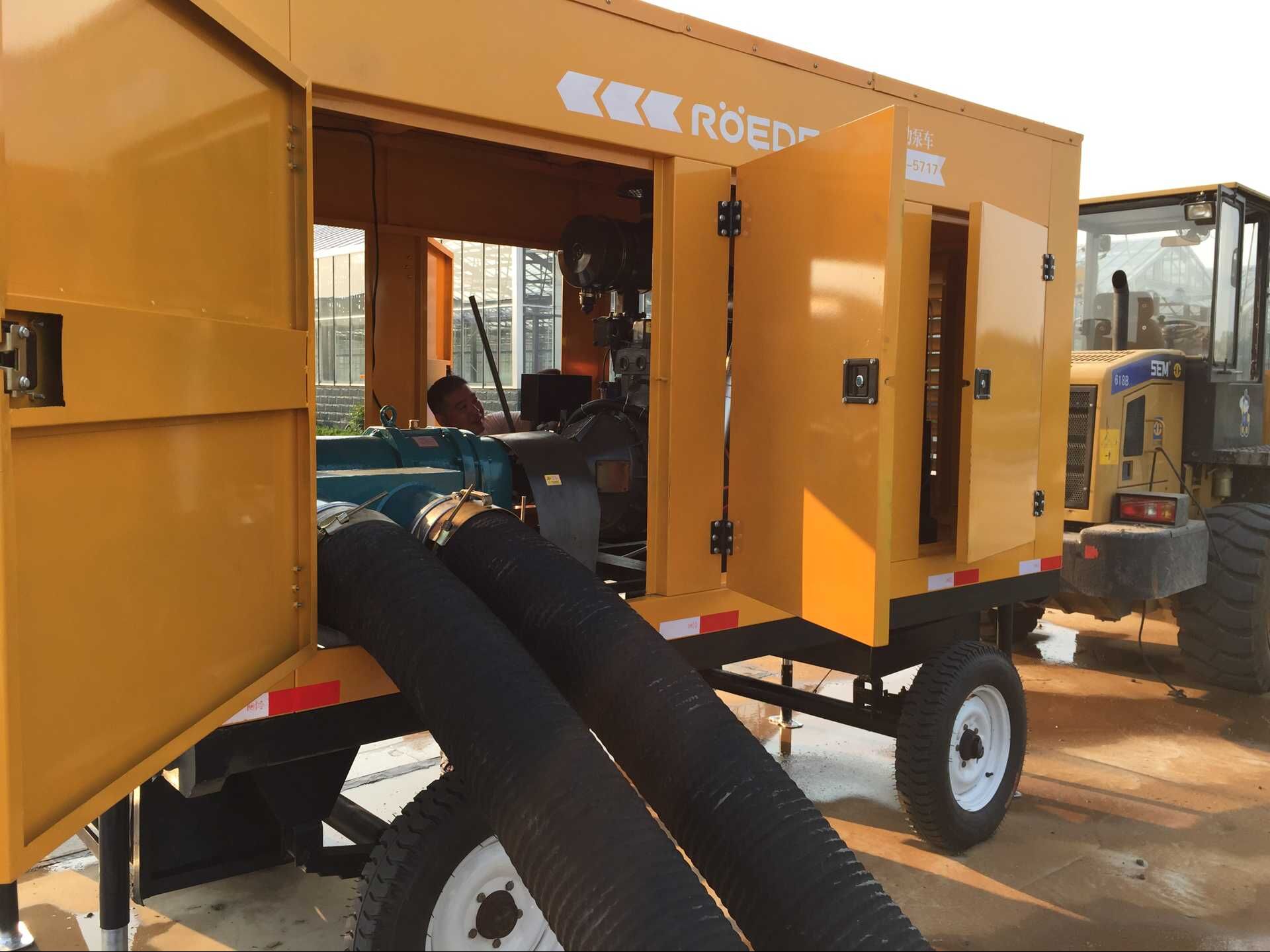 羅德防汛移動泵車試車現(xiàn)場 羅德防汛移動泵車試車現(xiàn)場