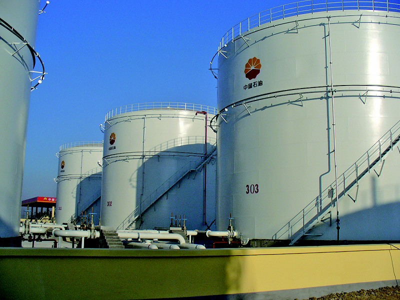 國際油價的低迷使中國的原油儲備大幅增加，如何進行原油粗放型處理是亟需解決的問題。