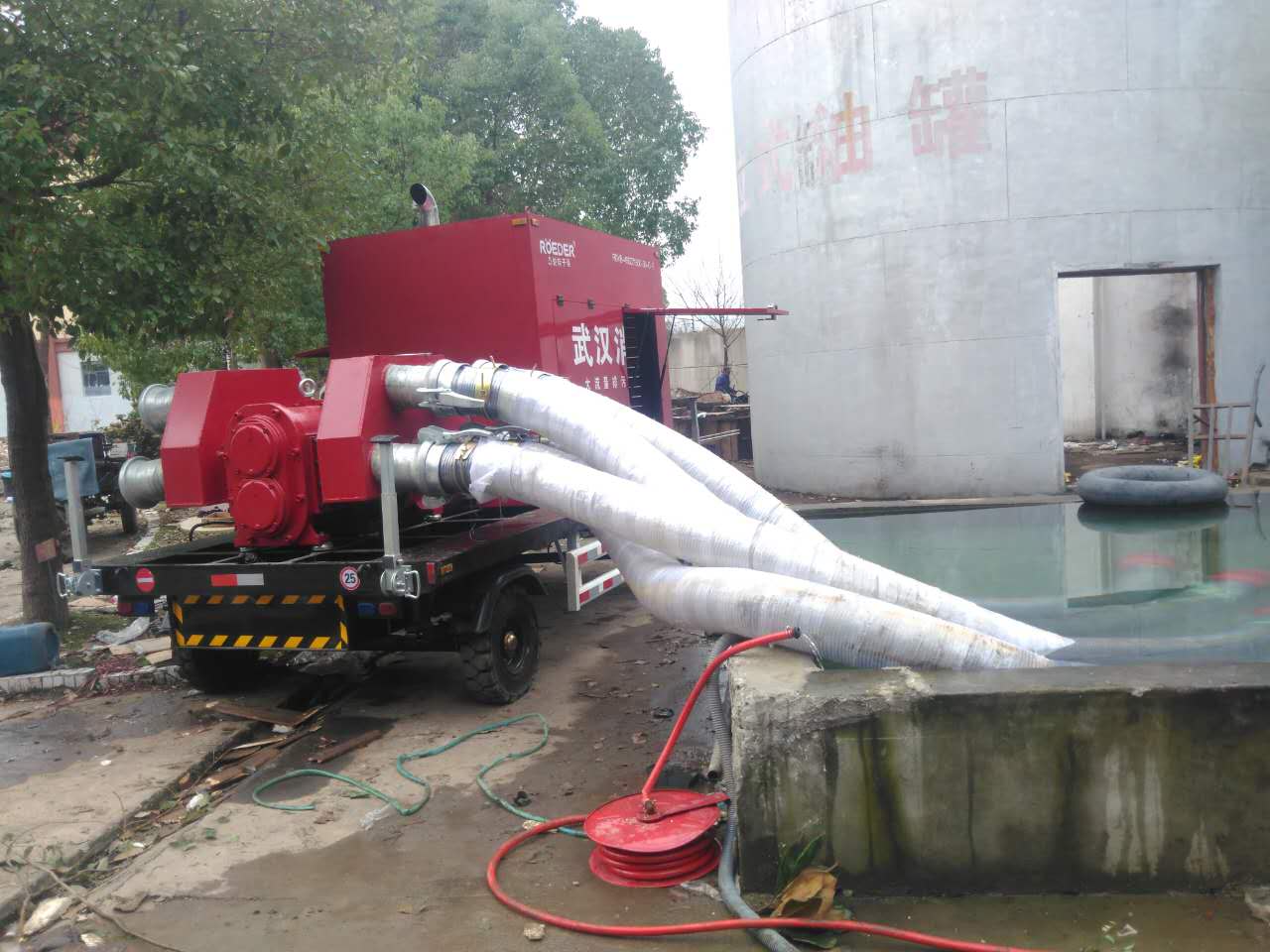 多功能排澇泵車：應(yīng)對(duì)城市內(nèi)澇與應(yīng)急排水的全能解決方案